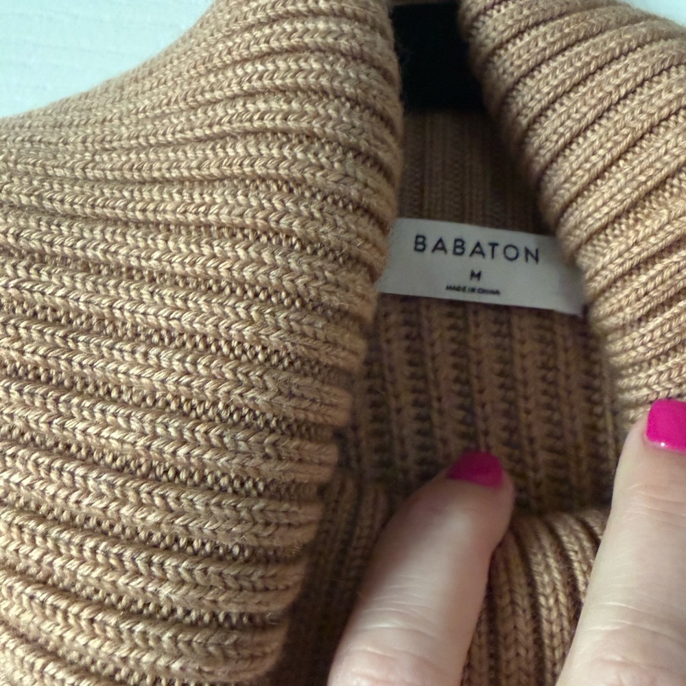 Aritzia Babaton Women's oversized M Tan Sweater - Picture 6 of 7